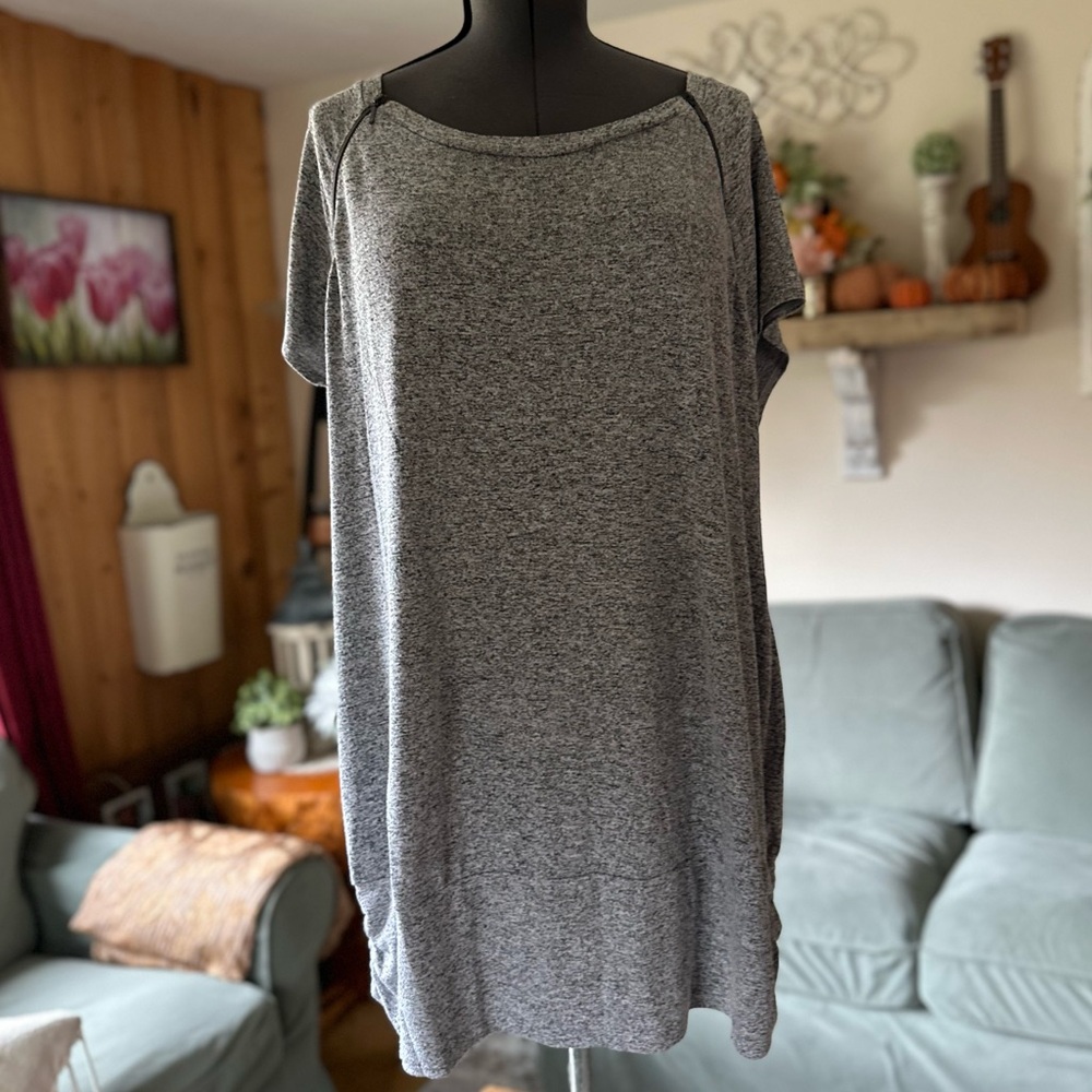 Thyme Maternity Gray Short Sleeve Nursing Tunic Top